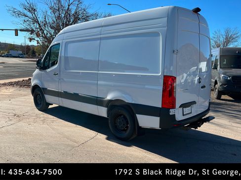 Used 2026 Mercedes-Benz Sprinter 2500 image 3
