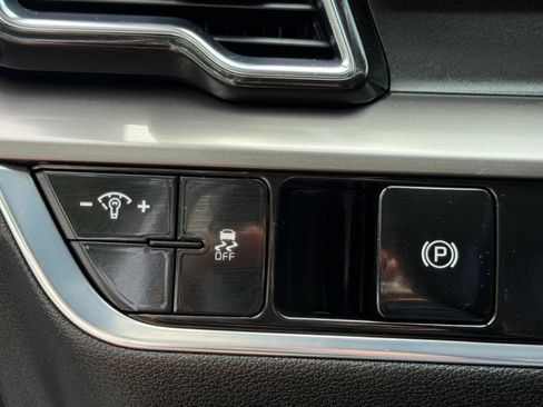 Used 2023 Kia Sportage EX FWD image 29