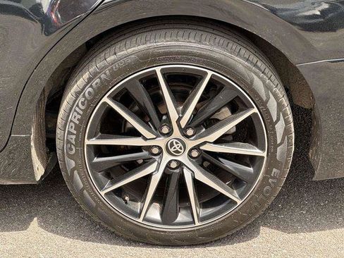 Used 2024 Toyota Camry SE w/ Convenience Package FWD image 9