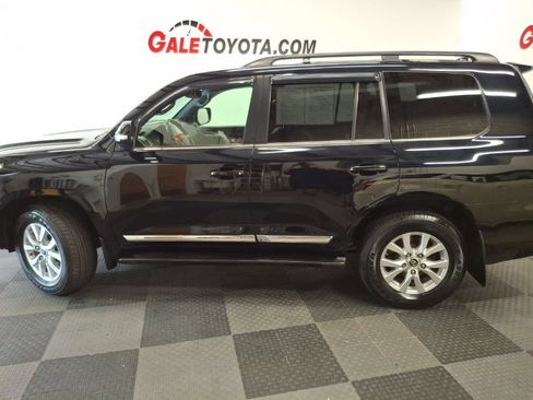 Used 2016 Toyota Land Cruiser AWD/4WD image 9