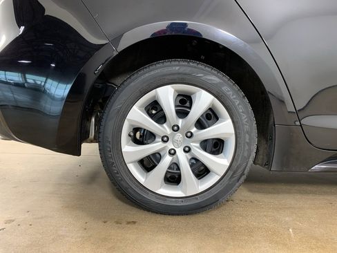 Used 2023 Toyota Corolla LE image 37