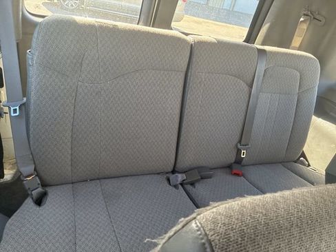 Used 2016 Chevrolet Express 2500 LS RWD image 18
