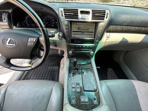 Used 2010 Lexus LS 460 AWD image 18