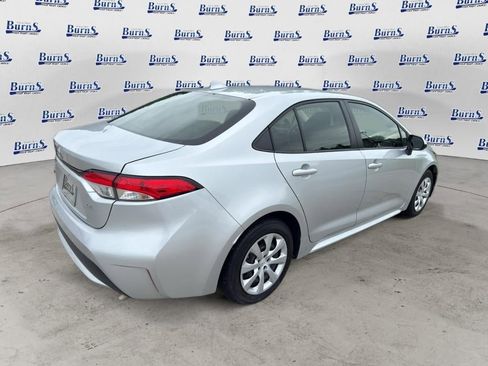 Used 2020 Toyota Corolla LE FWD image 7