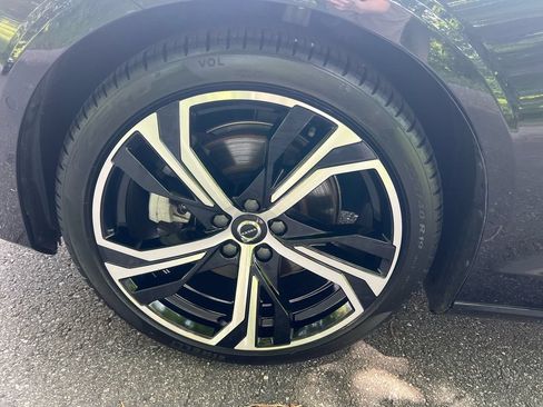 Certified 2024 Volvo S60 B5 Plus AWD/4WD image 9
