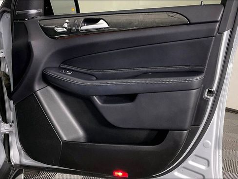 Used 2019 Mercedes-Benz GLE 400 4MATIC image 26