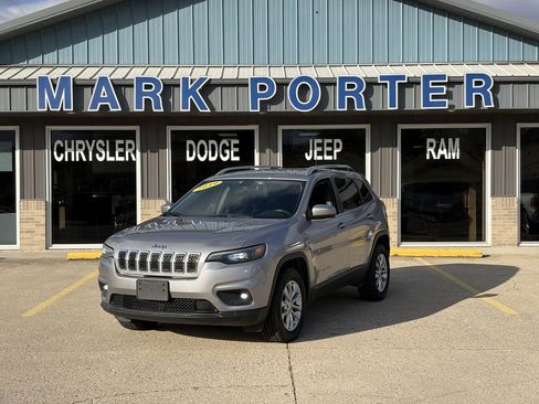 Used 2019 Jeep Cherokee Latitude w/ Cold Weather Group image 1