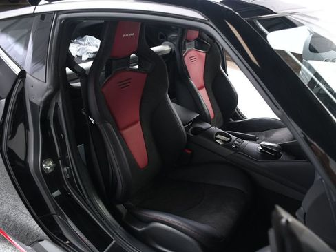 Used 2025 Nissan Z NISMO w/ Floor Mat Package RWD image 27