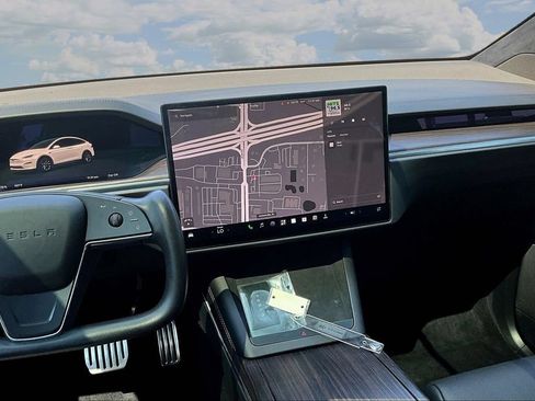 Used 2022 Tesla Model X AWD/4WD image 9