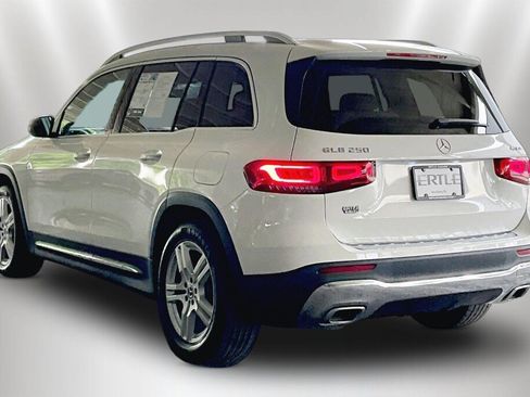Used 2021 Mercedes-Benz GLB 250 4MATIC image 4
