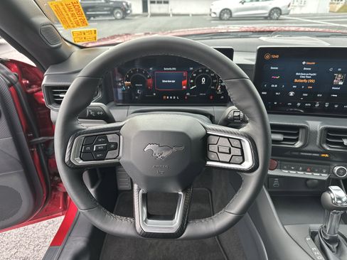 Used 2024 Ford Mustang Coupe image 17