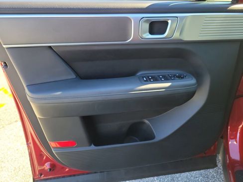 Used 2025 Hyundai Santa Fe SEL FWD image 19
