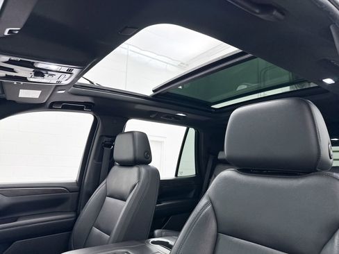 Used 2021 Chevrolet Tahoe LT w/ LT Signature Package image 3