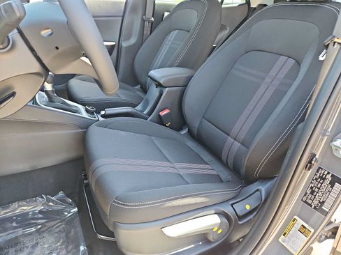 Used 2026 Hyundai Venue SEL FWD image 16
