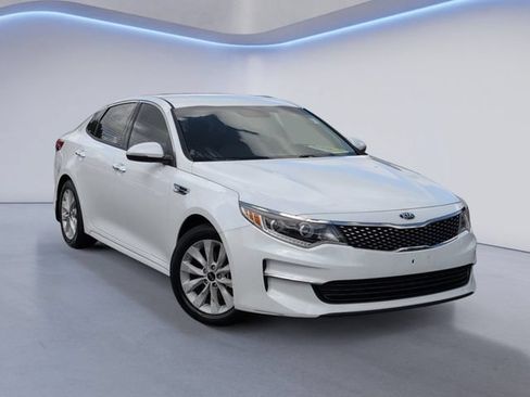 Used 2017 Kia Optima EX FWD image 2