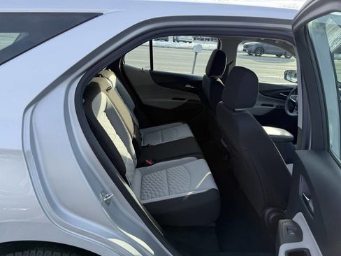 Used 2020 Chevrolet Equinox LS image 29