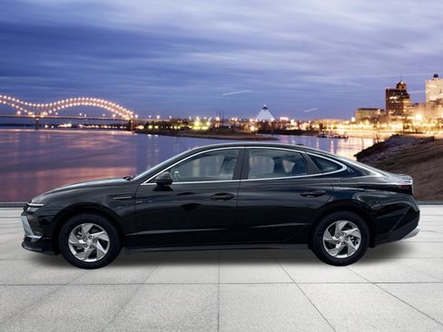 Certified 2026 Hyundai Sonata SE FWD image 2
