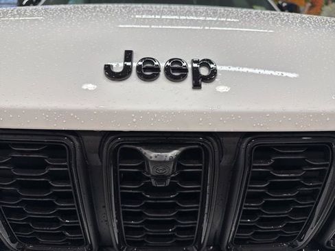 New 2025 Jeep Grand Cherokee Limited w/ Luxury Tech Group II AWD/4WD image 11