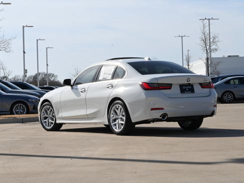 Used 2026 BMW 330i Sedan w/ Convenience Package RWD image 3