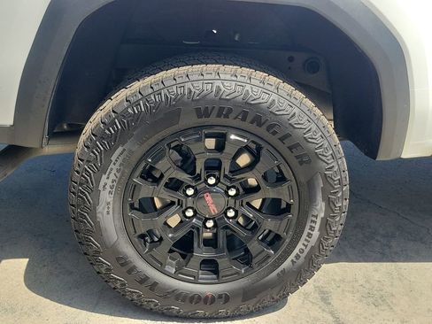 Used 2026 GMC Canyon Elevation w/ Convenience Package RWD image 6