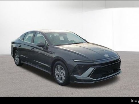 Certified 2025 Hyundai Sonata SE image 2