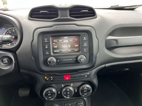 Used 2016 Jeep Renegade Limited w/ Trailer Tow Group image 17