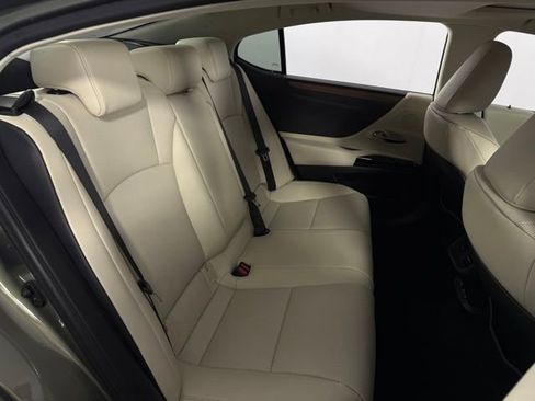 Used 2024 Lexus ES 350 w/ Premium Package image 17