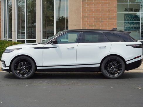 Used 2026 Land Rover Range Rover Velar Dynamic SE image 2
