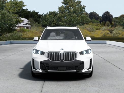 Used 2026 BMW X5 xDrive40i w/ M Sport Package AWD/4WD image 3