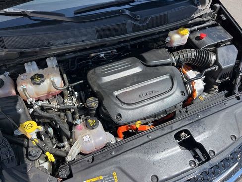 Used 2024 Chrysler Pacifica Limited FWD image 31