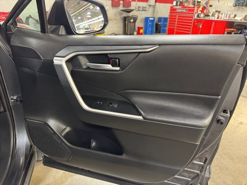 Used 2025 Toyota RAV4 XLE FWD image 16