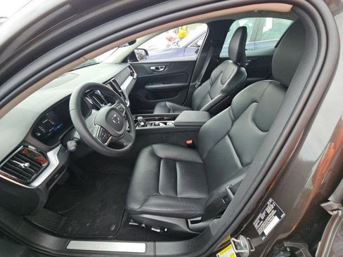 Used 2025 Volvo S60 B5 Core image 5