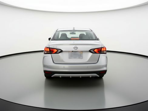 Used 2025 Nissan Versa SV image 7