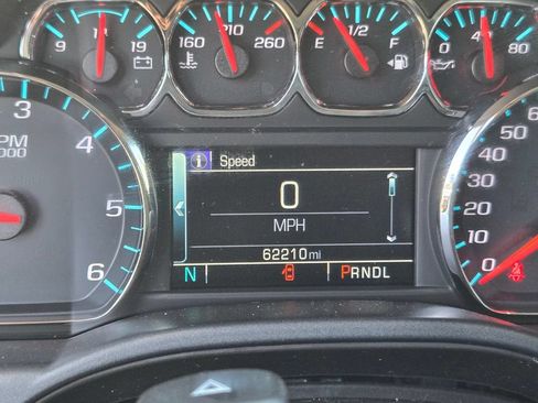 Used 2018 Chevrolet Silverado 1500 LT w/ LT Eassist Package AWD/4WD image 18