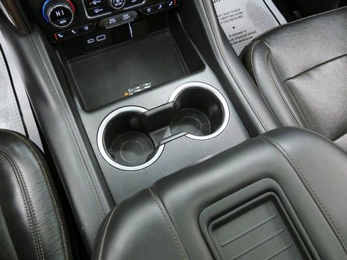 Used 2021 Chevrolet Suburban High Country w/ Premium Package image 33