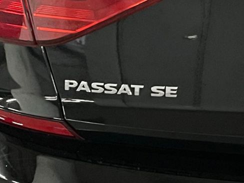 Used 2016 Volkswagen Passat 1.8T SE FWD image 32