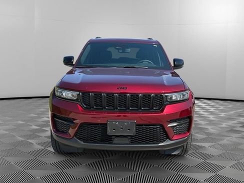 Used 2024 Jeep Grand Cherokee Altitude AWD/4WD image 8