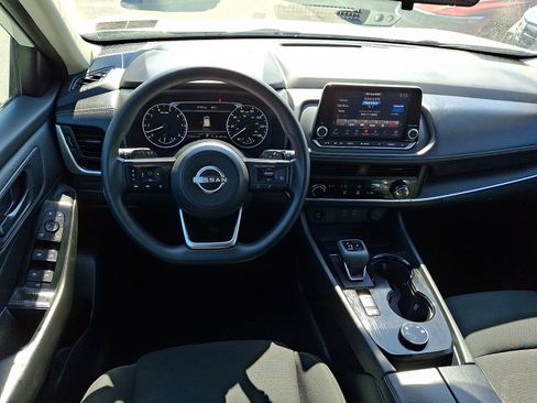 Used 2024 Nissan Rogue S AWD/4WD image 11