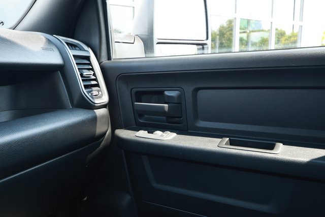 Used 2025 RAM 2500 Tradesman w/ Chrome Appearance Group AWD/4WD image 28