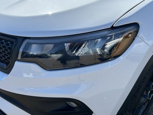 Used 2024 Jeep Compass Latitude w/ Convenience Group image 10