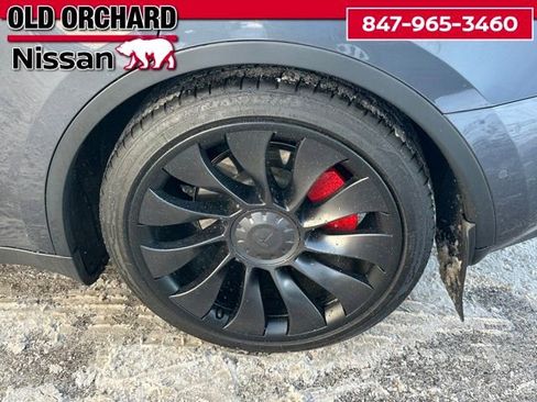 Used 2023 Tesla Model Y Performance image 9