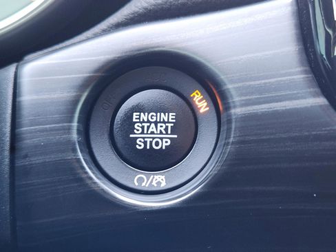 Used 2020 Jeep Grand Cherokee Altitude image 21