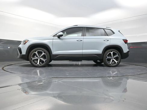 New 2026 Volkswagen Taos SEL image 23