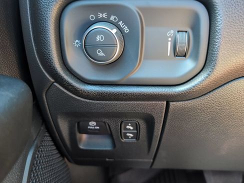 Used 2023 RAM 1500 Big Horn RWD image 40