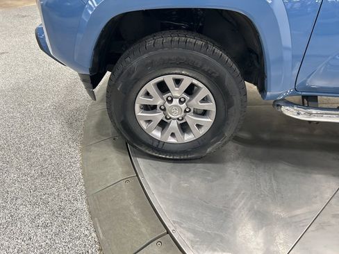 Used 2019 Toyota Tacoma SR5 AWD/4WD image 27