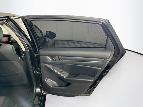 Used 2018 Honda Accord LX image 27