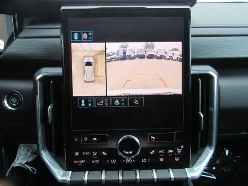 Used 2025 GMC Acadia Elevation image 8