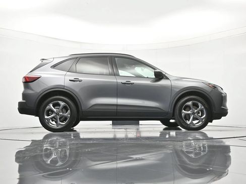 Used 2025 Ford Escape ST-Line Select AWD/4WD image 39