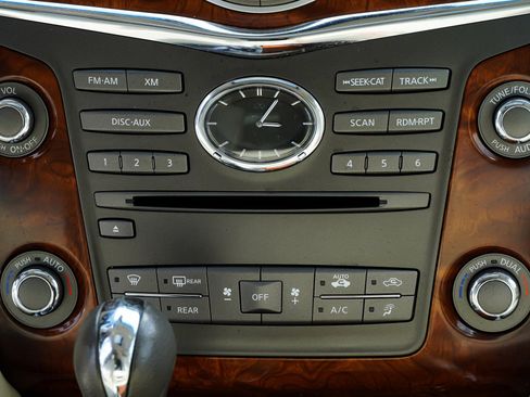 Used 2017 INFINITI QX80 4WD w/ Deluxe Technology Package image 42