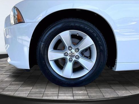 Used 2011 Dodge Charger SE RWD image 29